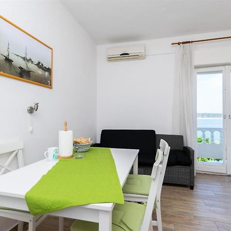 Apartments Biserka Barbat na Rabu Exterior photo