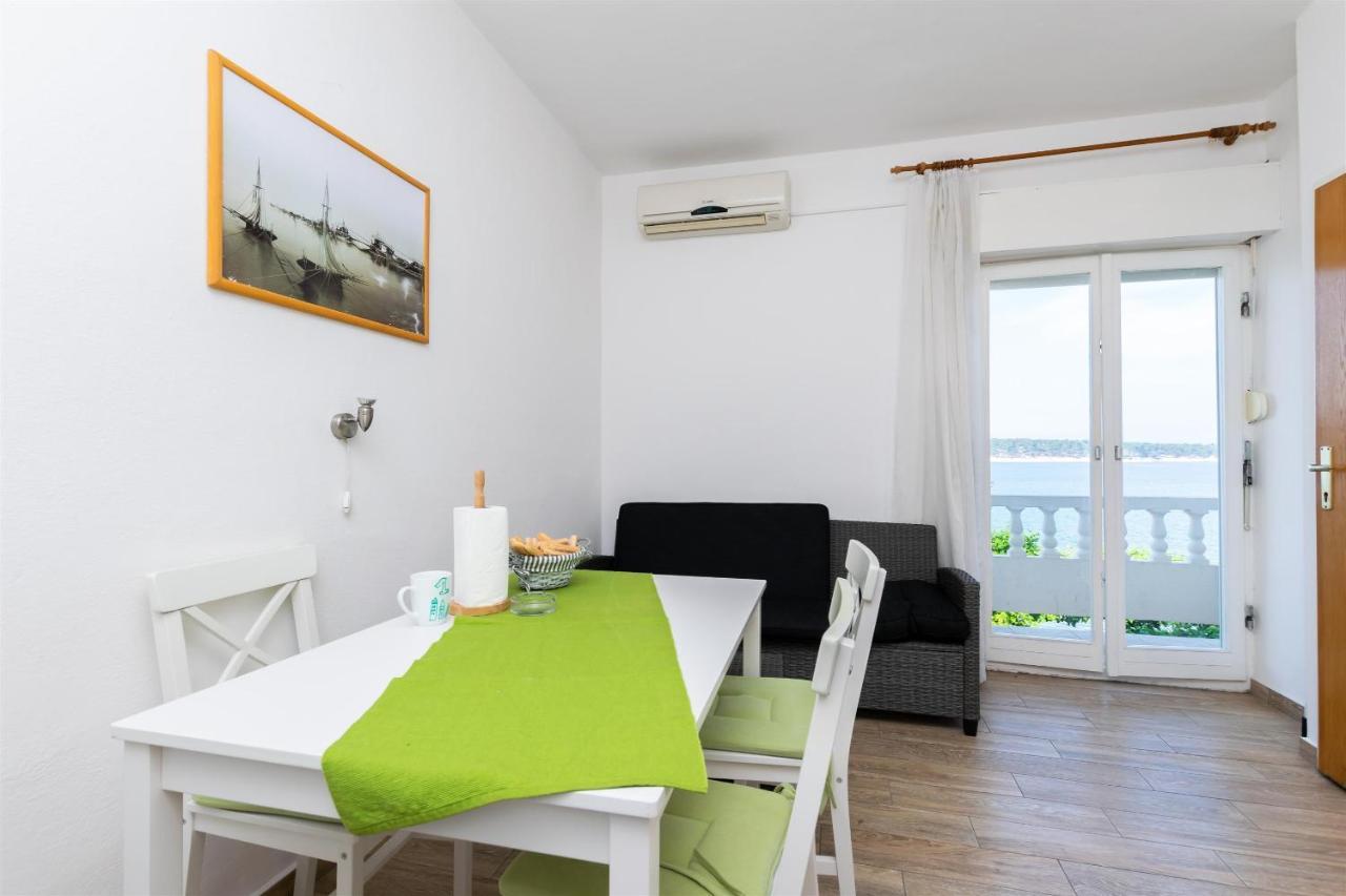 Apartments Biserka Barbat na Rabu Exterior photo
