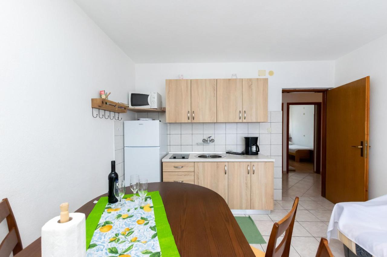 Apartments Biserka Barbat na Rabu Exterior photo