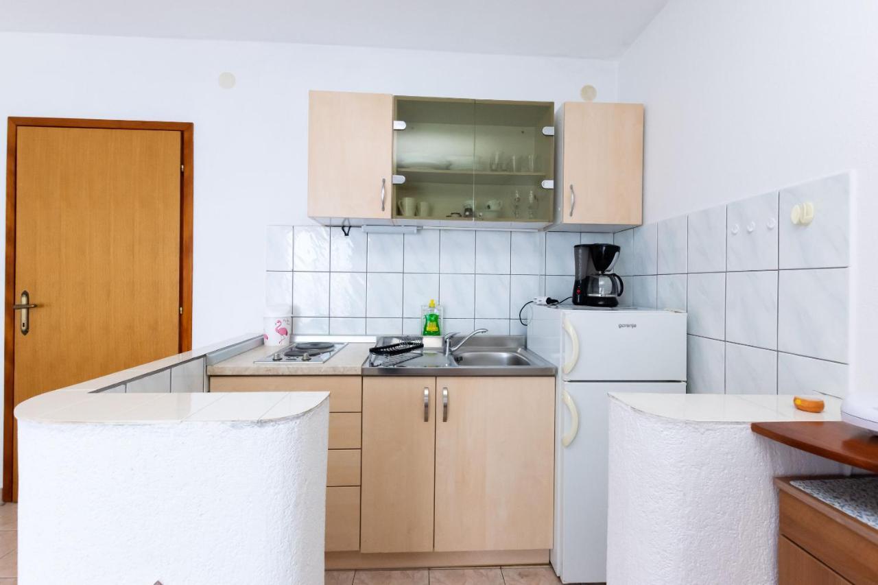 Apartments Biserka Barbat na Rabu Exterior photo