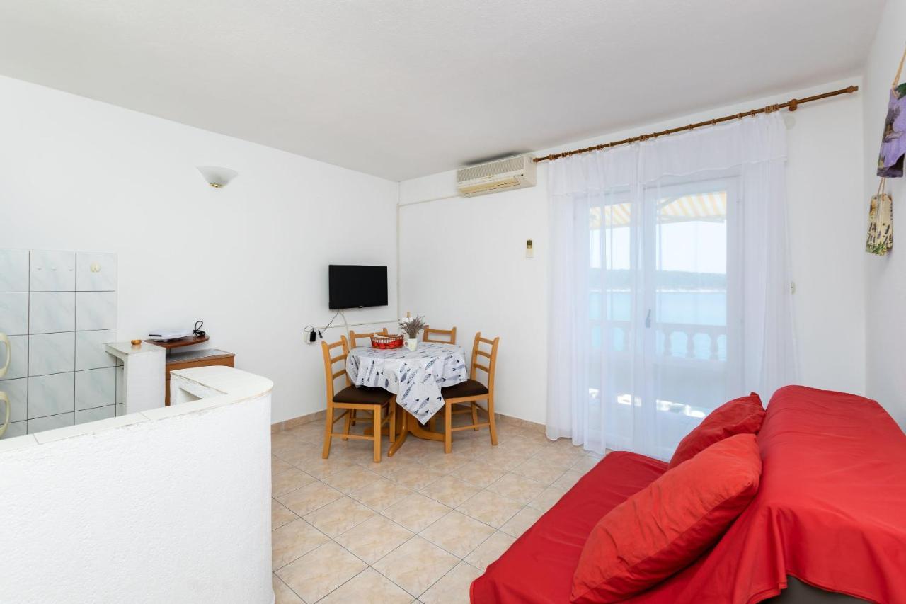 Apartments Biserka Barbat na Rabu Exterior photo