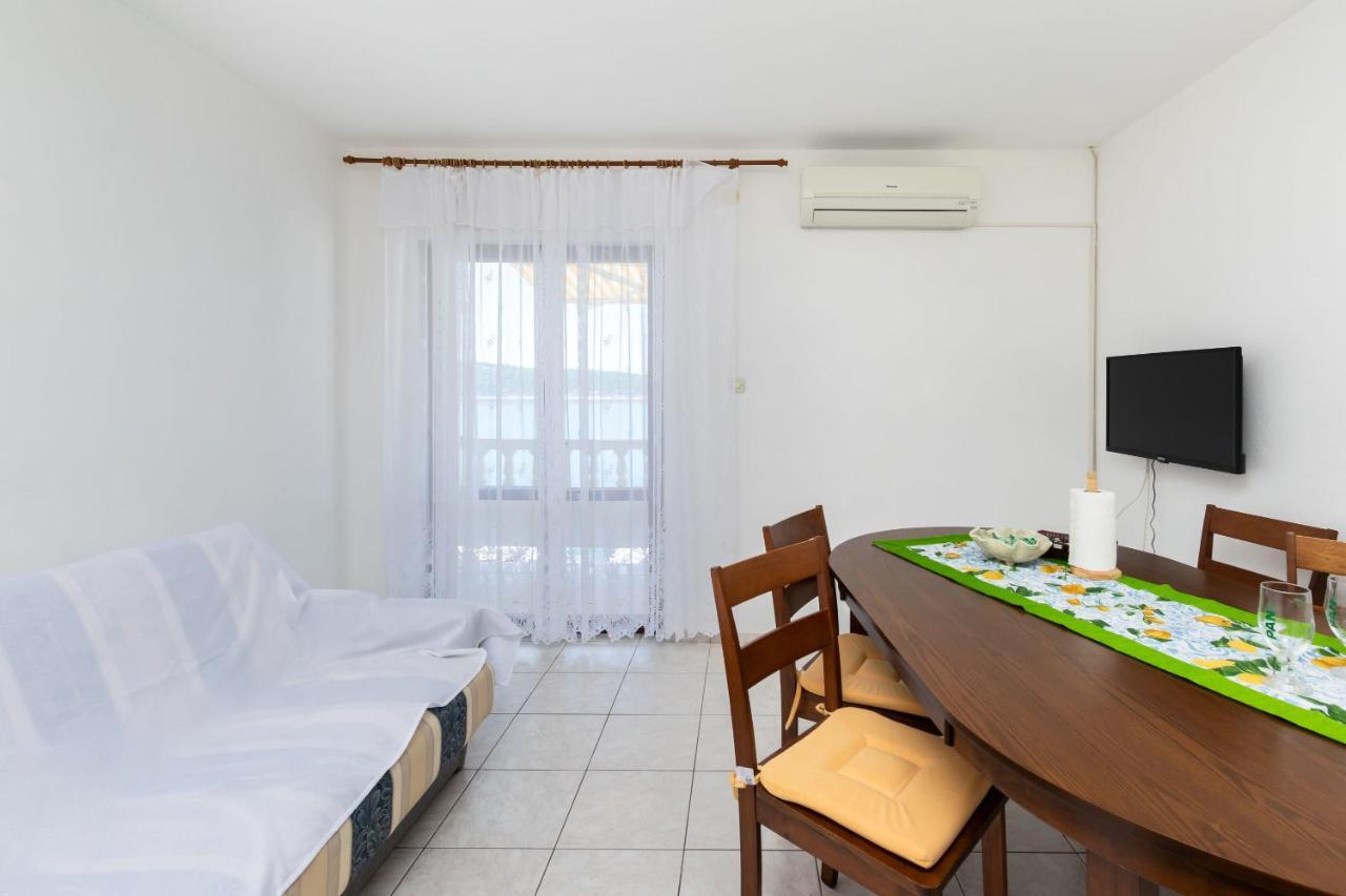 Apartments Biserka Barbat na Rabu Exterior photo