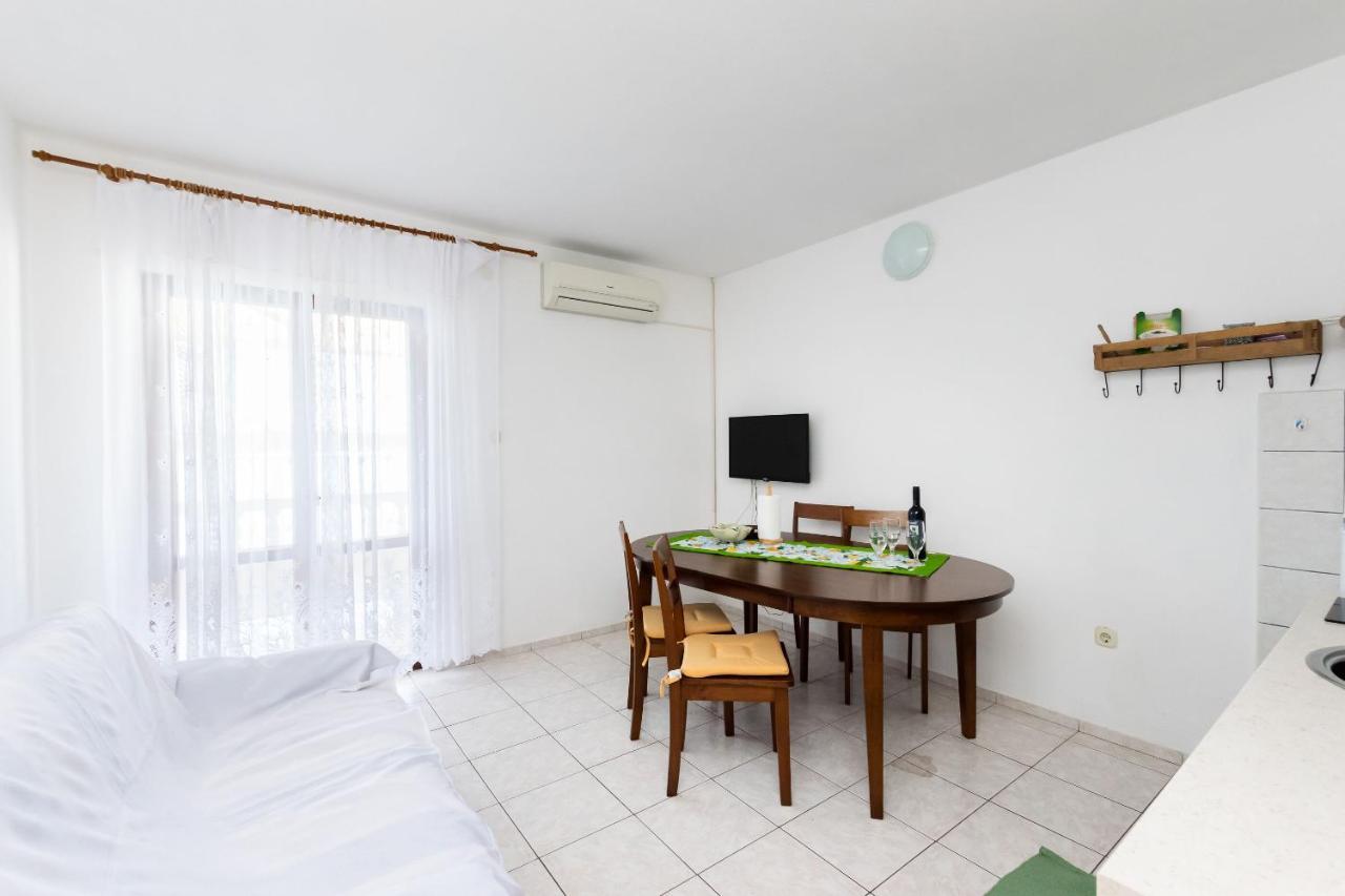 Apartments Biserka Barbat na Rabu Exterior photo