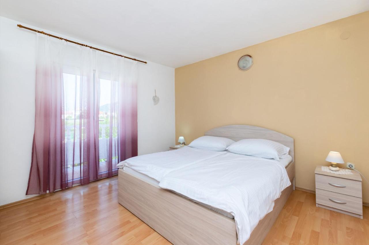 Apartments Biserka Barbat na Rabu Exterior photo